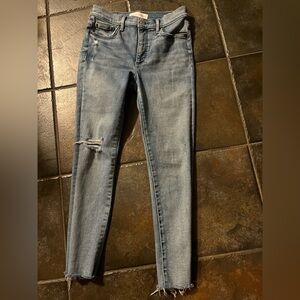 Aritzia Denim Forum Nico Mid Rise Skinny Crop Jeans – Size 28